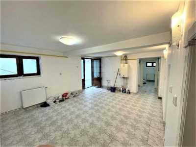 Bureau de vente 3 chambres, BICJ323433-6