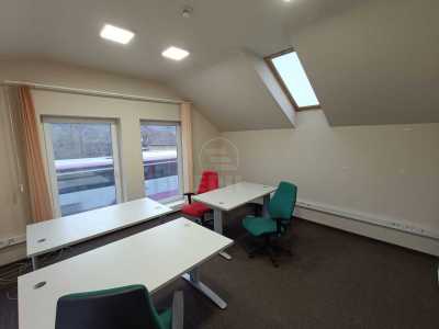 Espace commercial de louer 6 chambres, SCCJ242304FLO-9