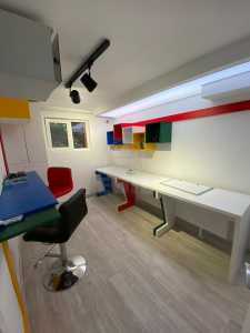 Espace commercial de louer 2 chambres, SCCJ346048