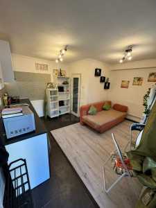 Studio de vente, GACJ346255-2