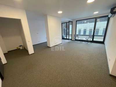 Espace commercial de louer 2 chambres, SCCJ346773