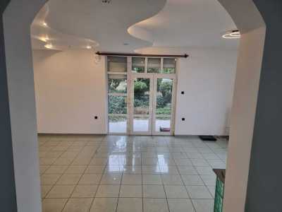 Maison de louer 8 chambres, CACJ347445-2