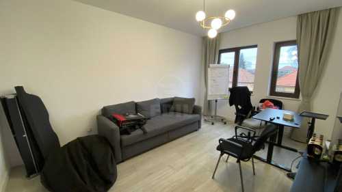 Bureau de louer 3 chambres, BICJ347368-4