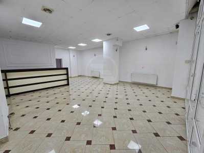 Espace commercial de louer 2 chambres, SCCJ348555
