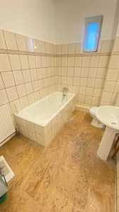 Bureau de louer 3 chambres, BICJ349584-7