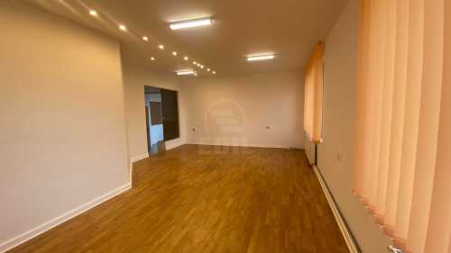 Bureau de louer 3 chambres, BICJ349584-6