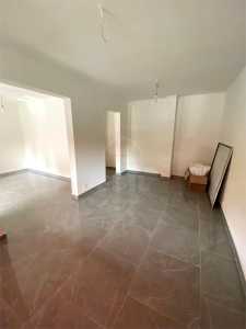 Espace commercial de louer 2 chambres, SCCJ350616