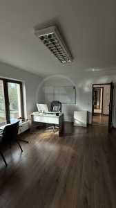 Espace commercial de louer 3 chambres, SCCJ351222