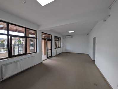 Espace commercial de louer 3 chambres, SCCJ246466FLO-2