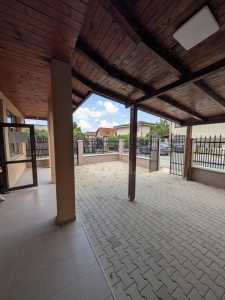 Espace commercial de louer 3 chambres, SCCJ246466FLO-5