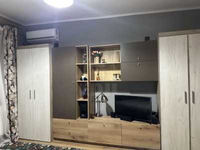 Studio de vente, GACJ352454-2