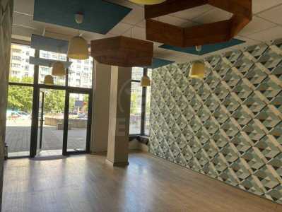 Espace commercial de louer 2 chambres, SCCJ351949