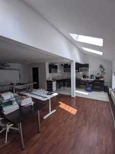 Espace commercial de louer 3 chambres, SCCJ353357