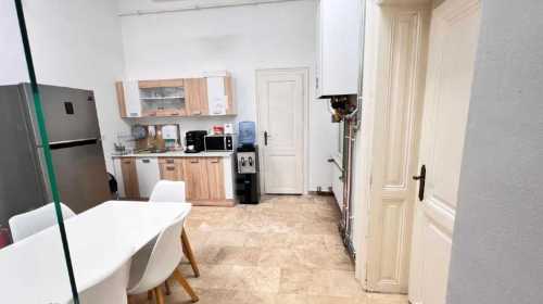 Bureau de louer 4 chambres, BICJ355146-8