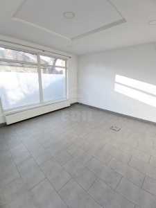 Espace commercial de louer 3 chambres, SCCJ357301-1