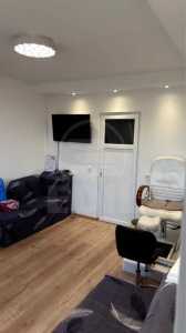 Studio de vente, GACJ357682-1