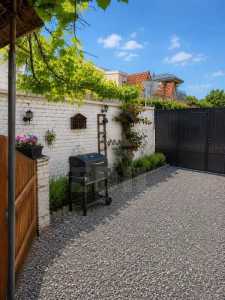 Studio de vente, GACJ358544-2