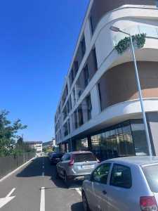 Espace commercial de louer un chambre, SCCJ247357FLO-2