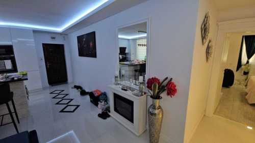 Appartement de vente 2 chambres, APCJ247432FLO-6