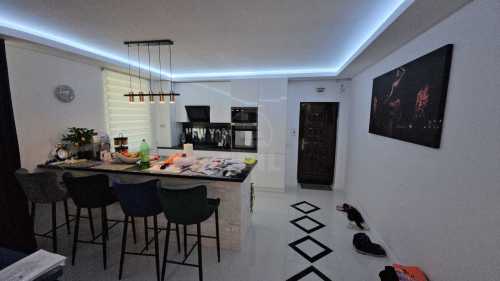 Appartement de vente 2 chambres, APCJ247432FLO-7